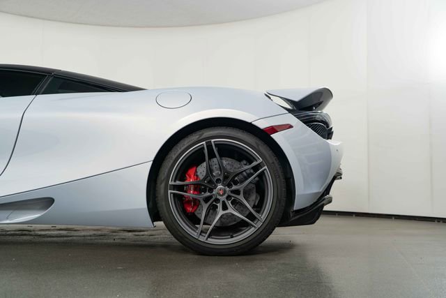 Used 2018 McLaren 720S Luxury photo 13
