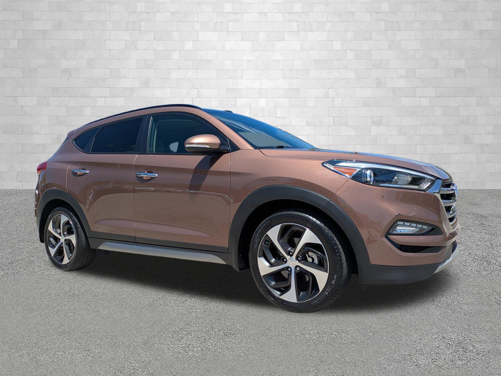Used 2017 Hyundai Tucson Limited w/ Limited Ultimate Package 03