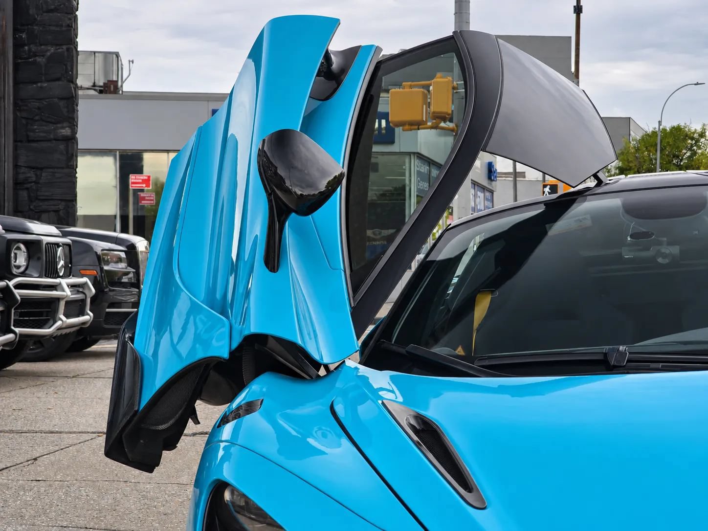 Used 2019 McLaren 720S photo 14