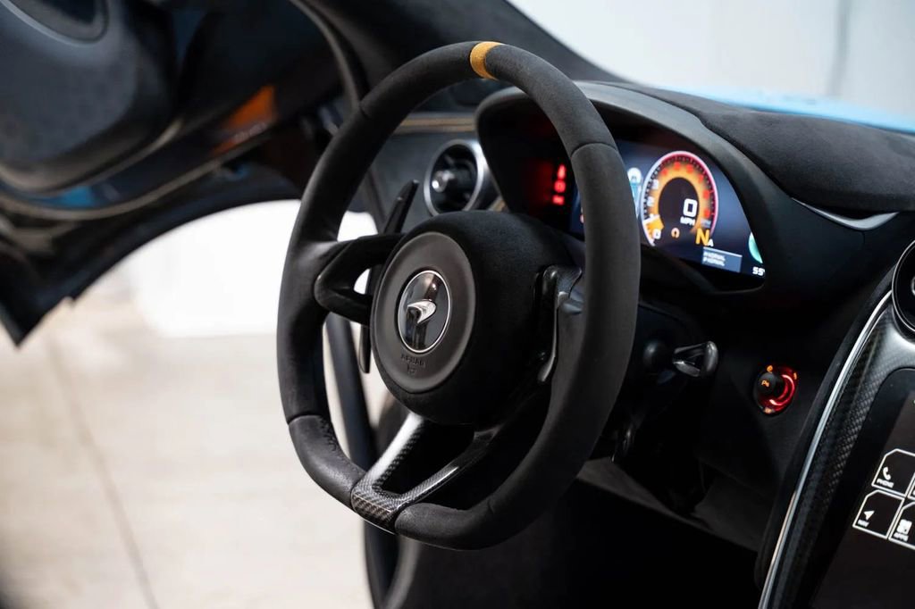 Used 2020 McLaren 600LT Spider photo 28