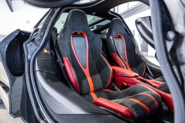 Used 2018 McLaren 720S Performance photo 38