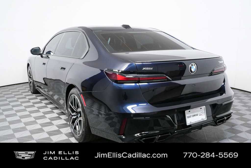 2023 BMW 760i xDrive