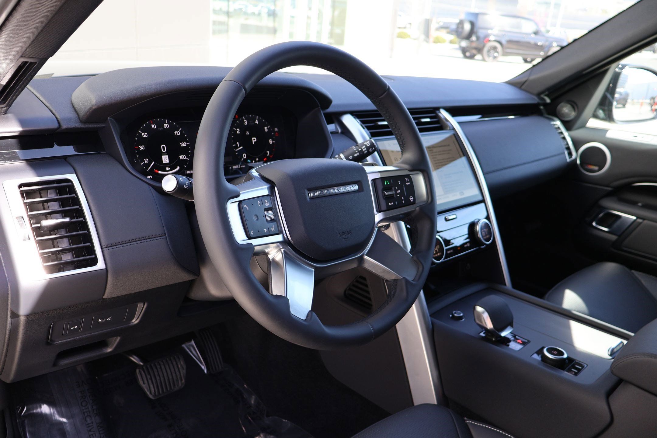 2025 Land Rover Discovery S