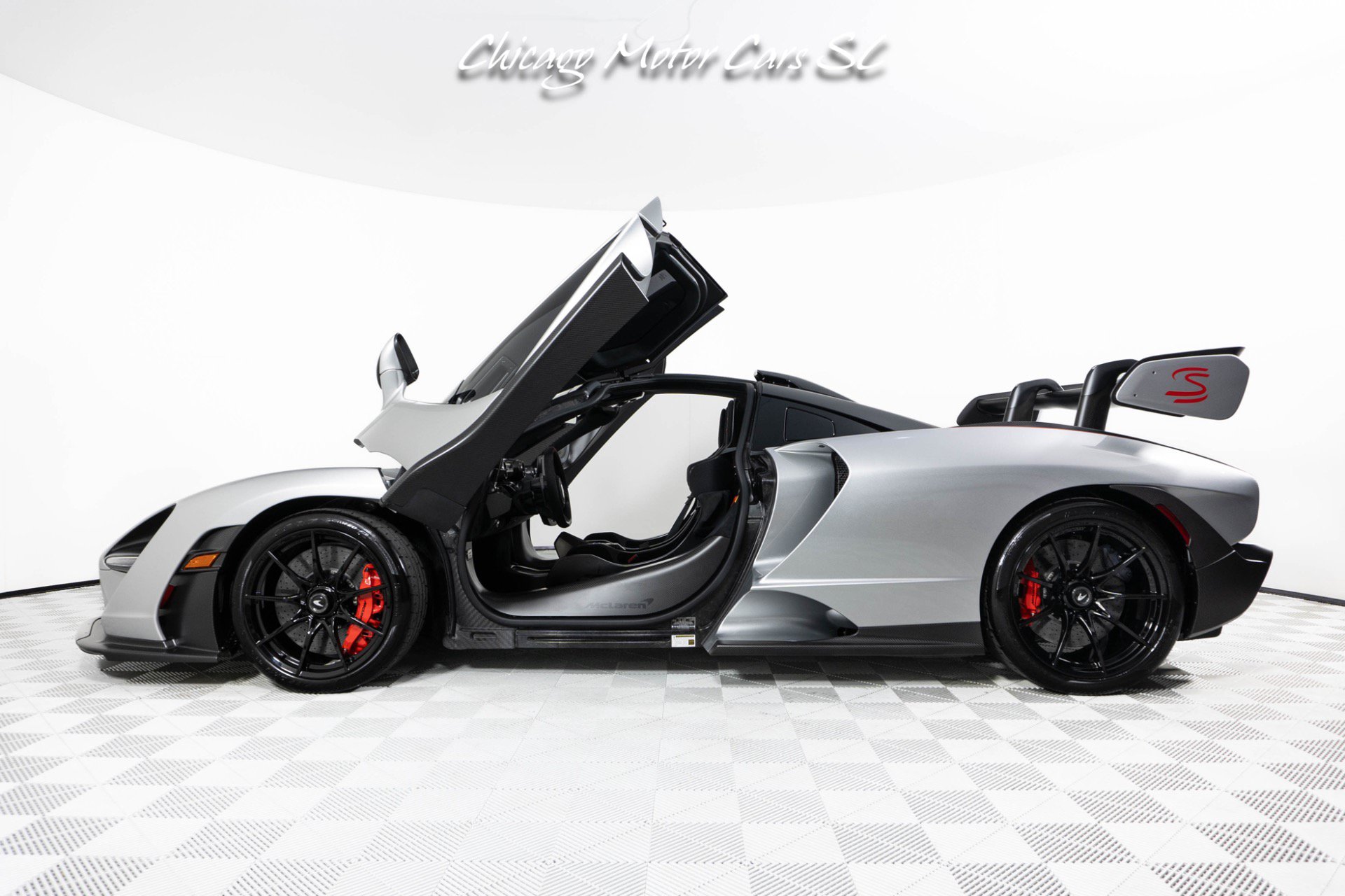 Used 2019 McLaren Senna photo 34
