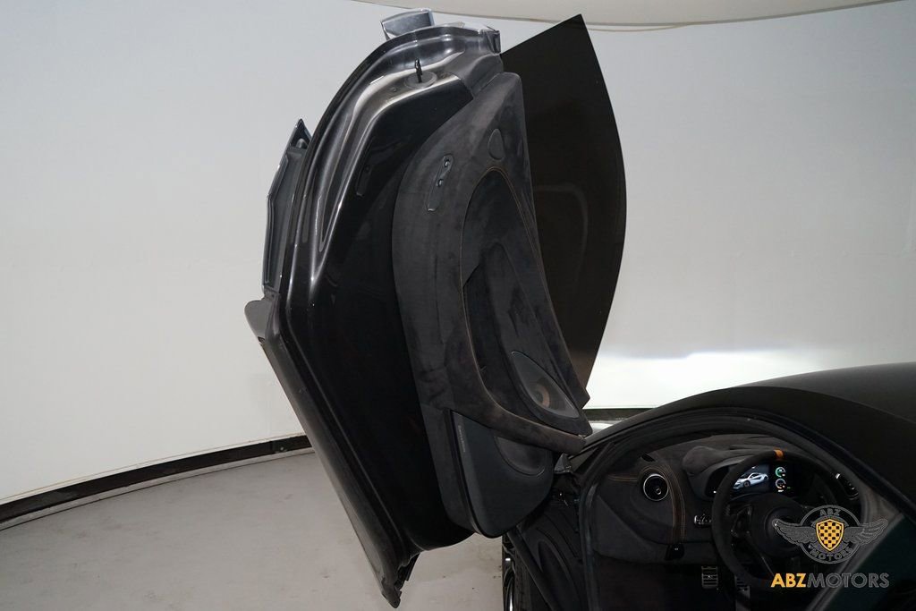 Used 2019 McLaren 600LT photo 18