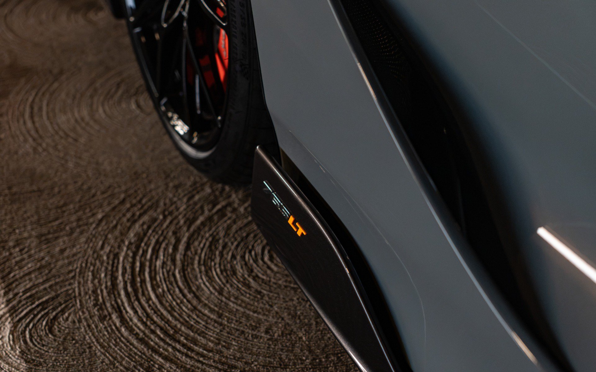 Used 2021 McLaren 765LT photo 27