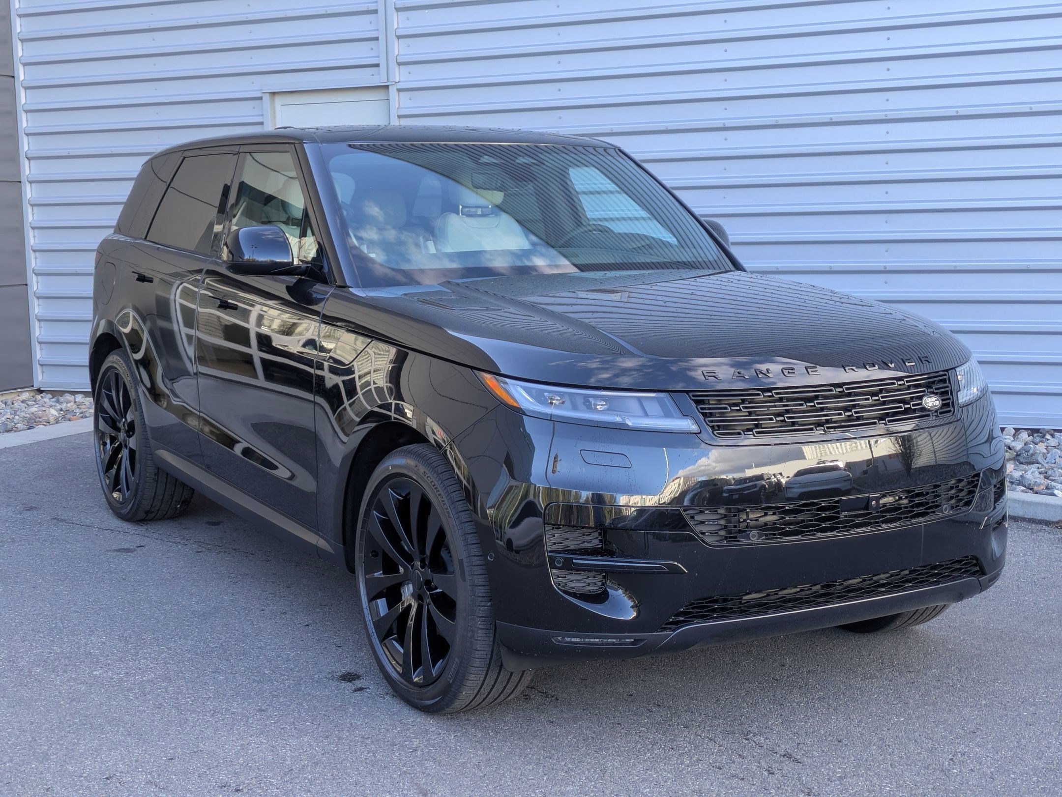 2026 Land Rover Range Rover Sport SE