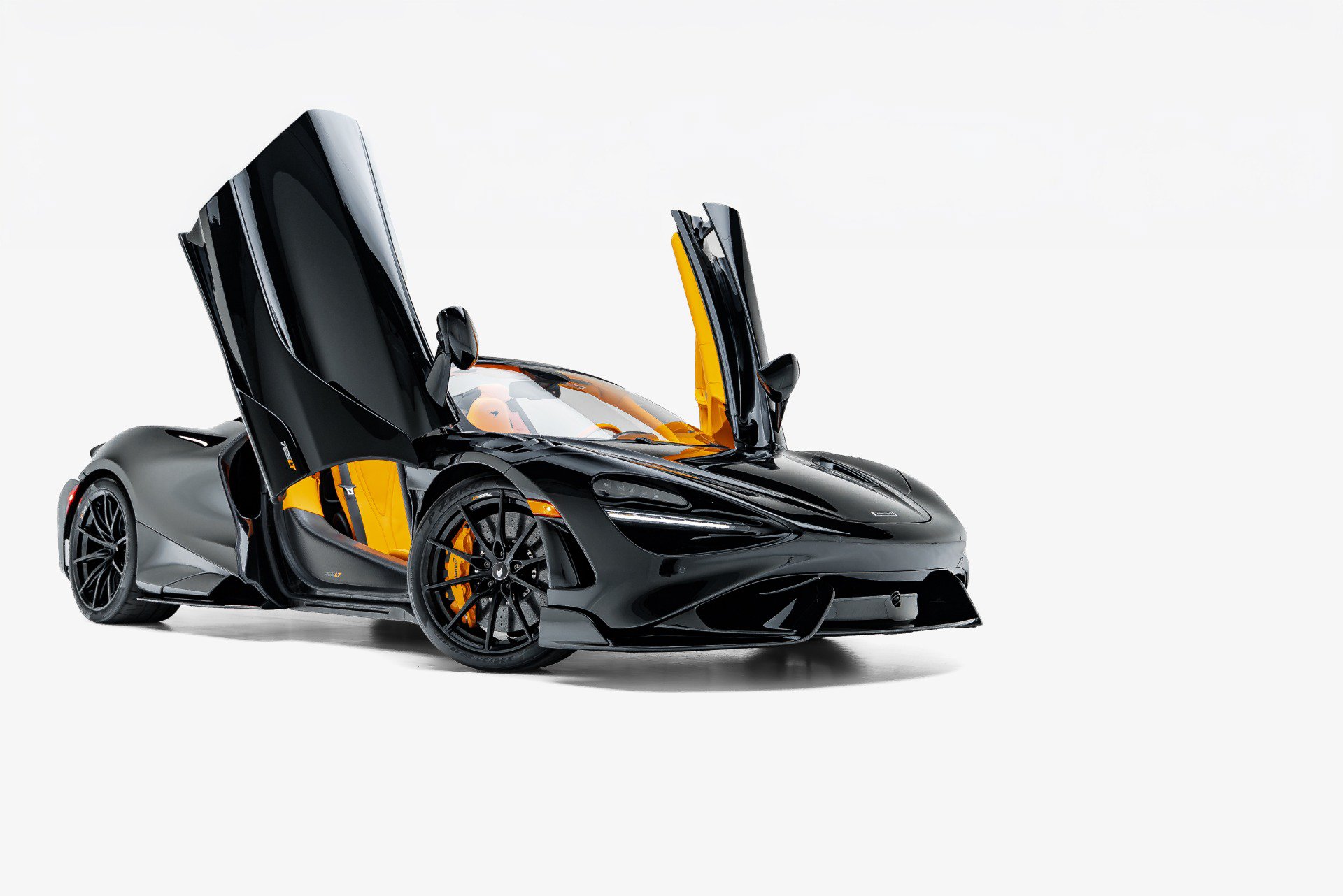 Used 2022 McLaren 765LT photo 25