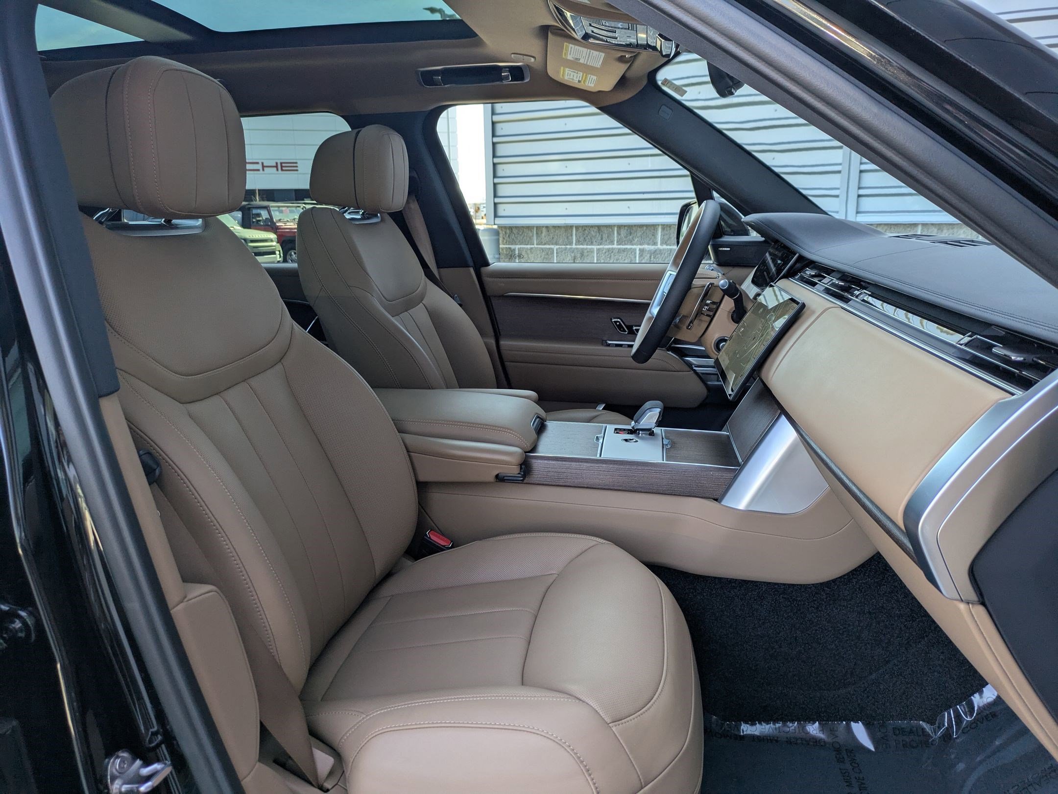 2025 Land Rover Range Rover SE