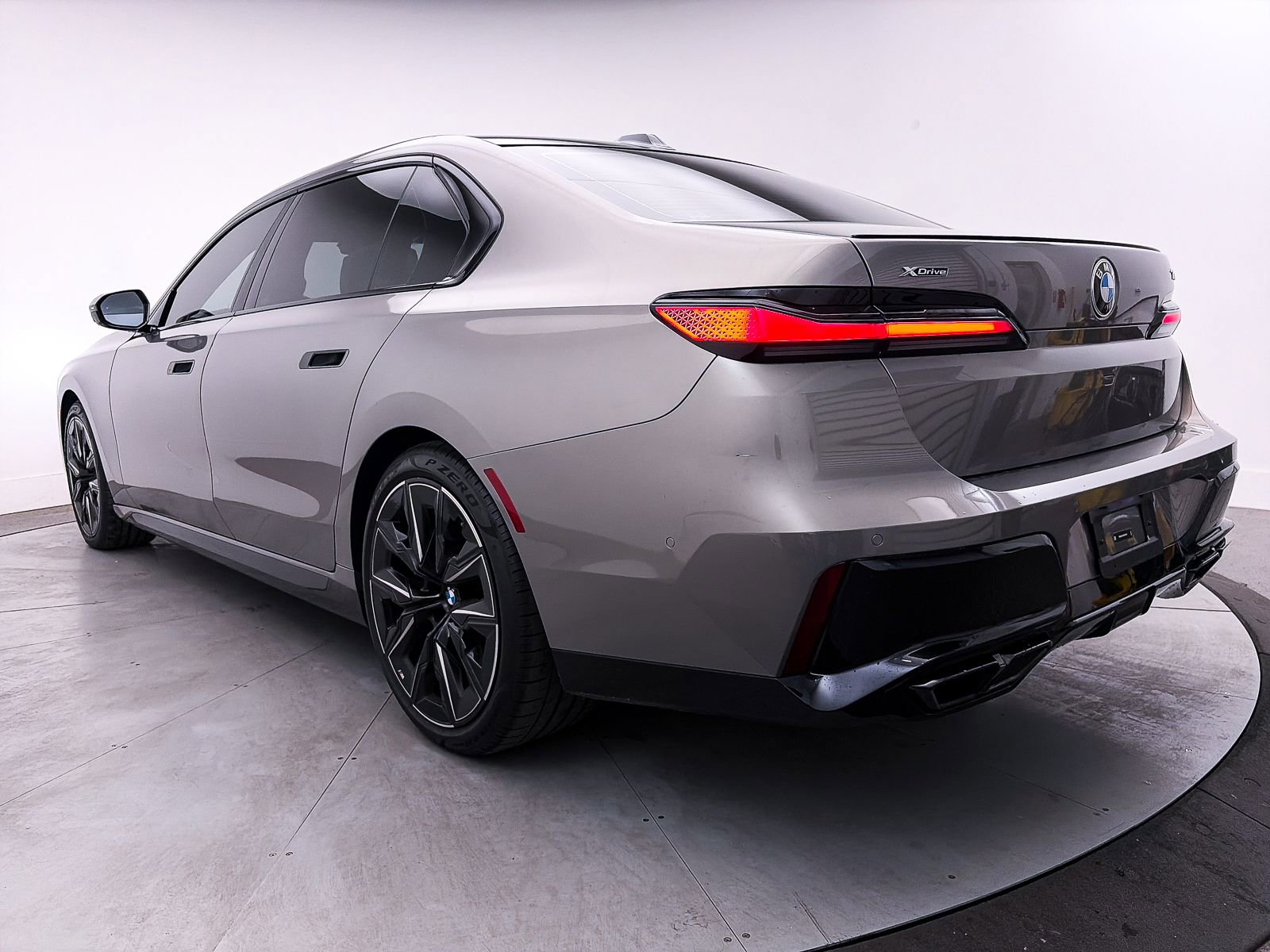 2024 BMW 760i xDrive