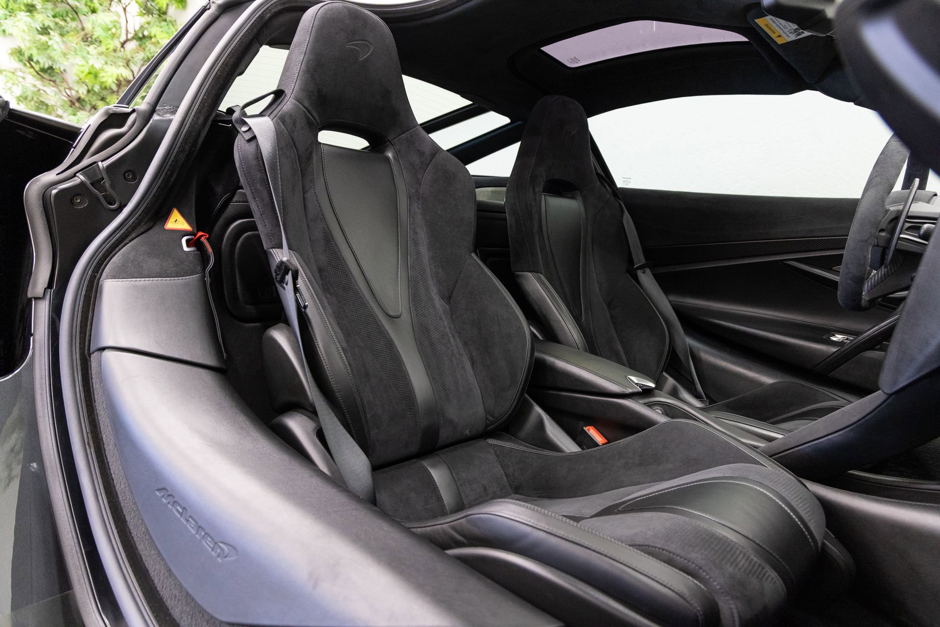 Used 2018 McLaren 720S Performance photo 18