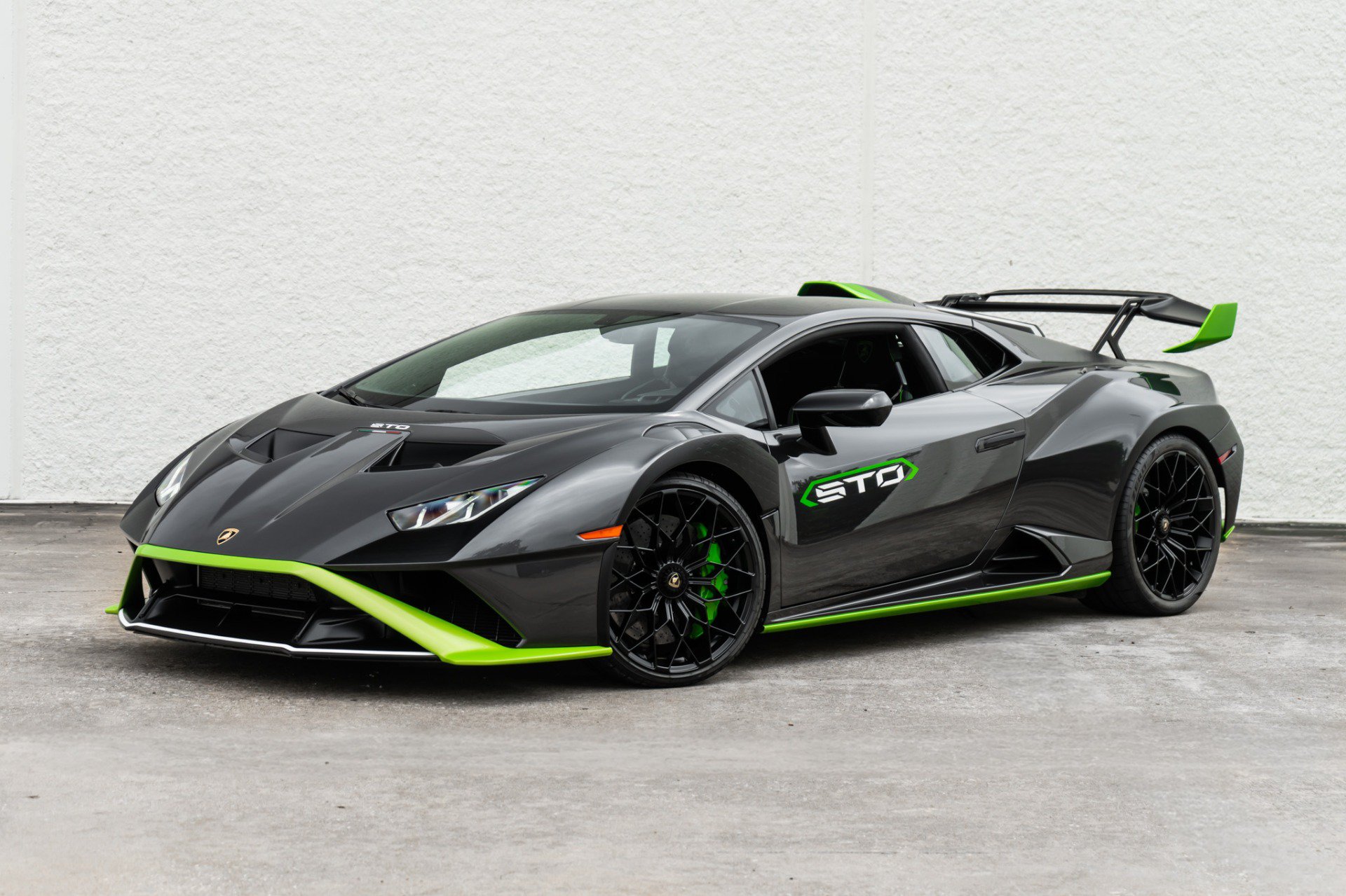 Used 2021 Lamborghini Huracan STO