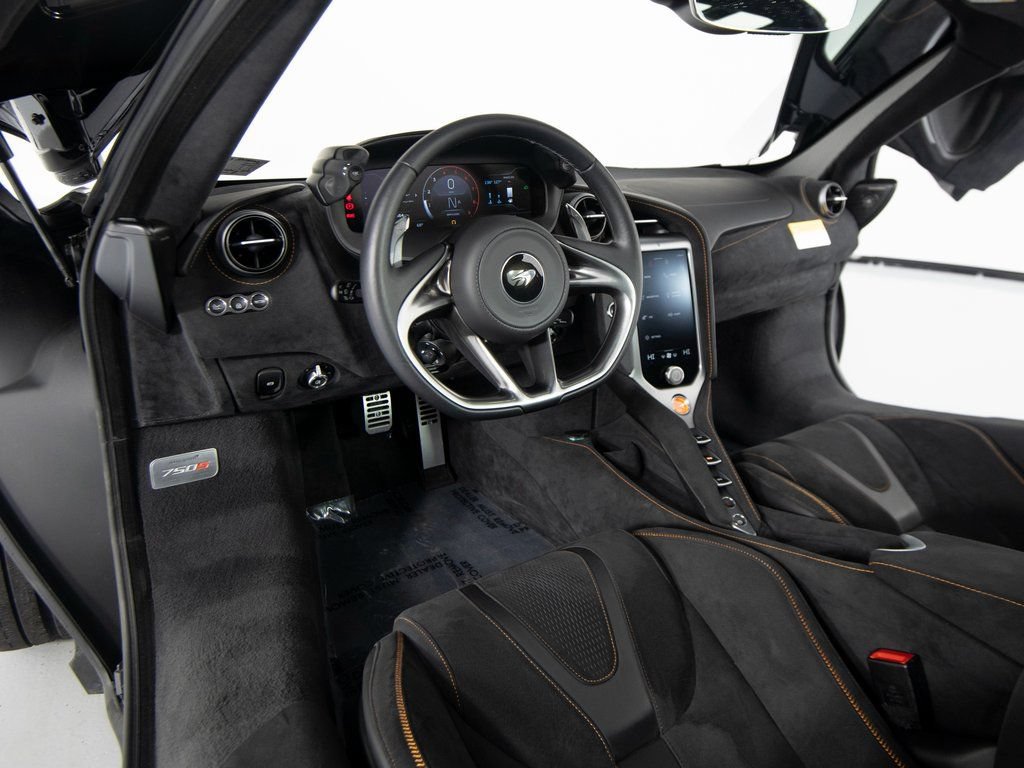Used 2025 McLaren 750S photo 14