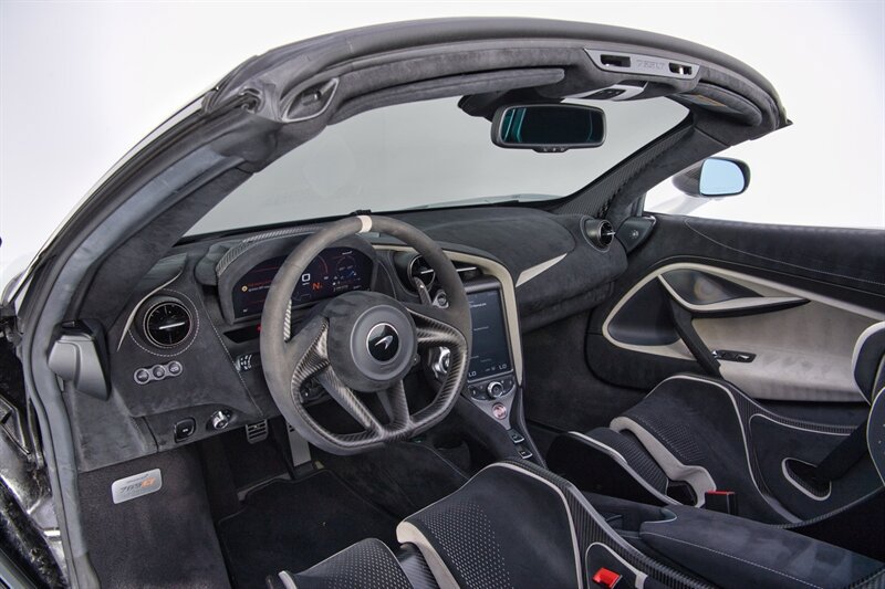 Used 2022 McLaren 765LT photo 23