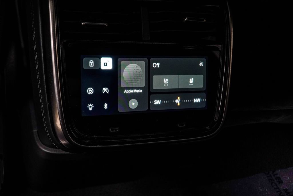 2024 Rivian R1S Adventure