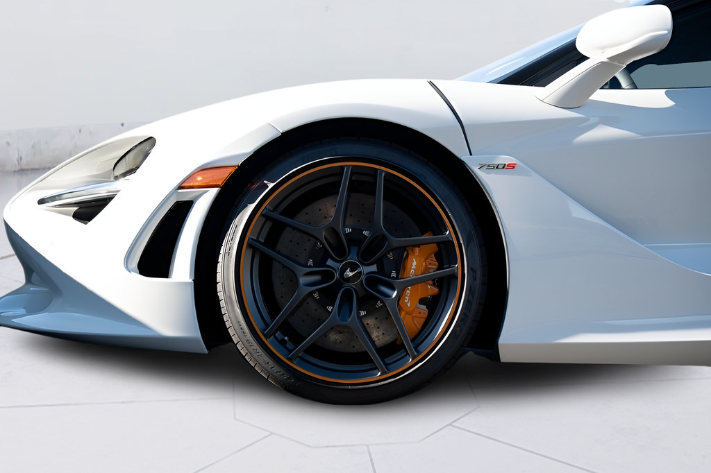 New 2026 McLaren 750S photo 17