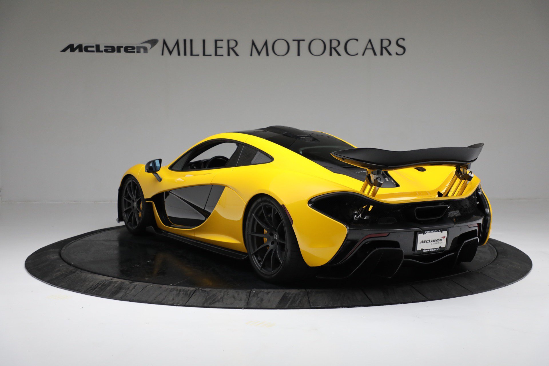 Used 2015 McLaren P1 photo 4