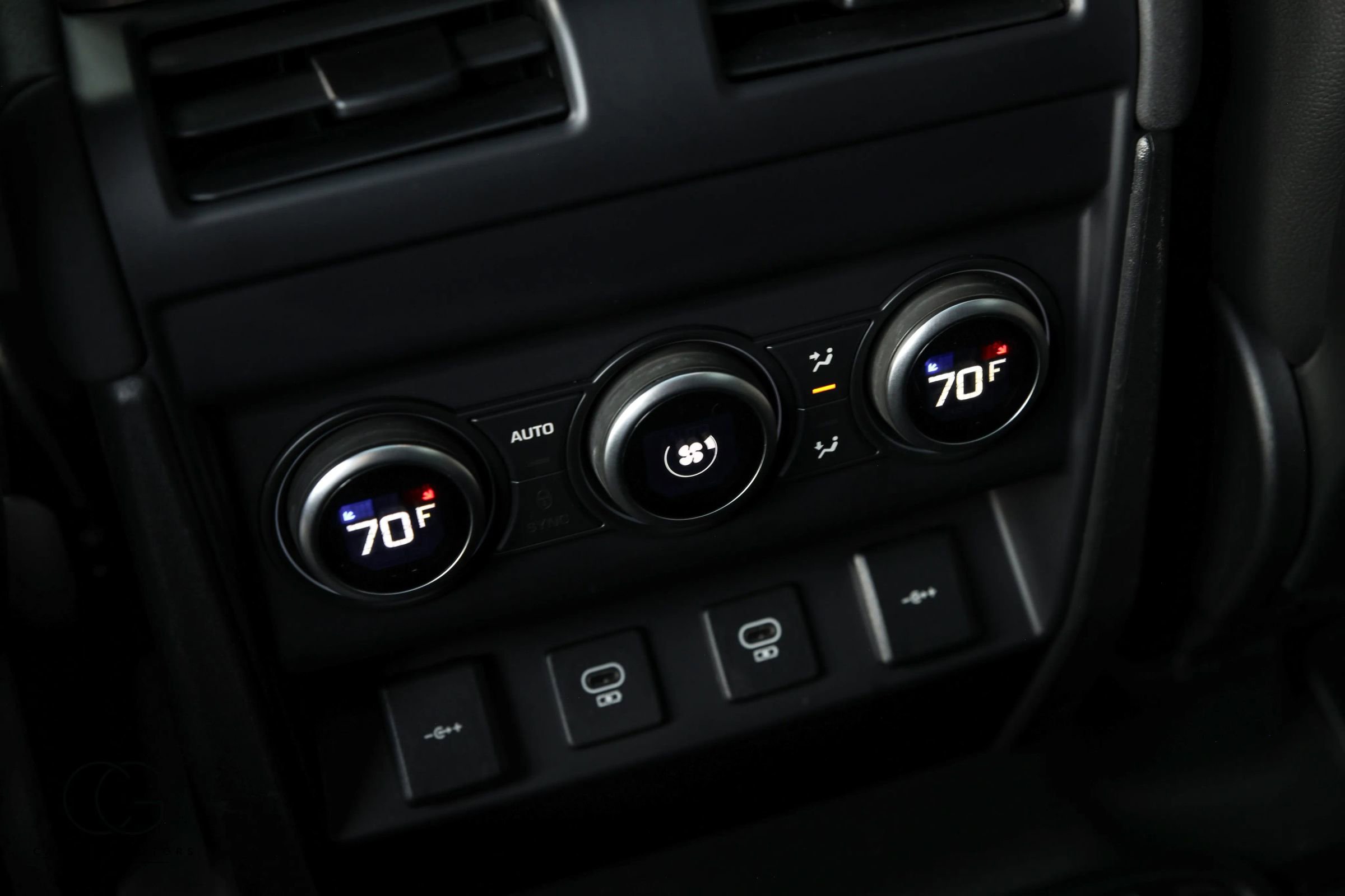 2022 Land Rover Defender 110 SE