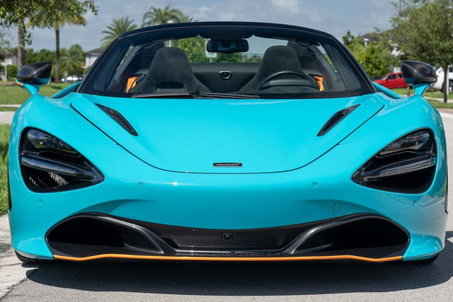 Used 2022 McLaren 720S Spider photo 13
