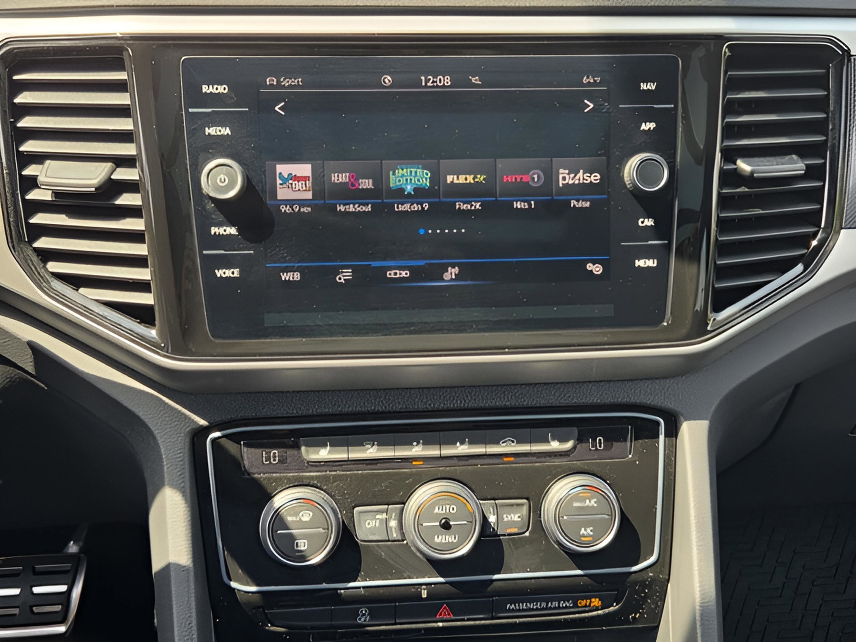 2023 Volkswagen Atlas Cross Sport SEL R-Line