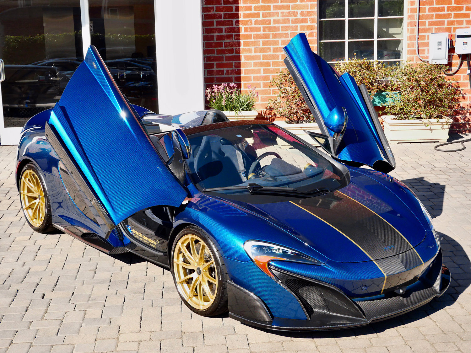 Used 2016 McLaren 675LT Spider photo 34