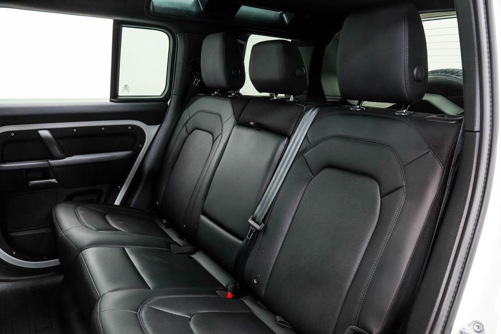 2025 Land Rover Defender 110 S