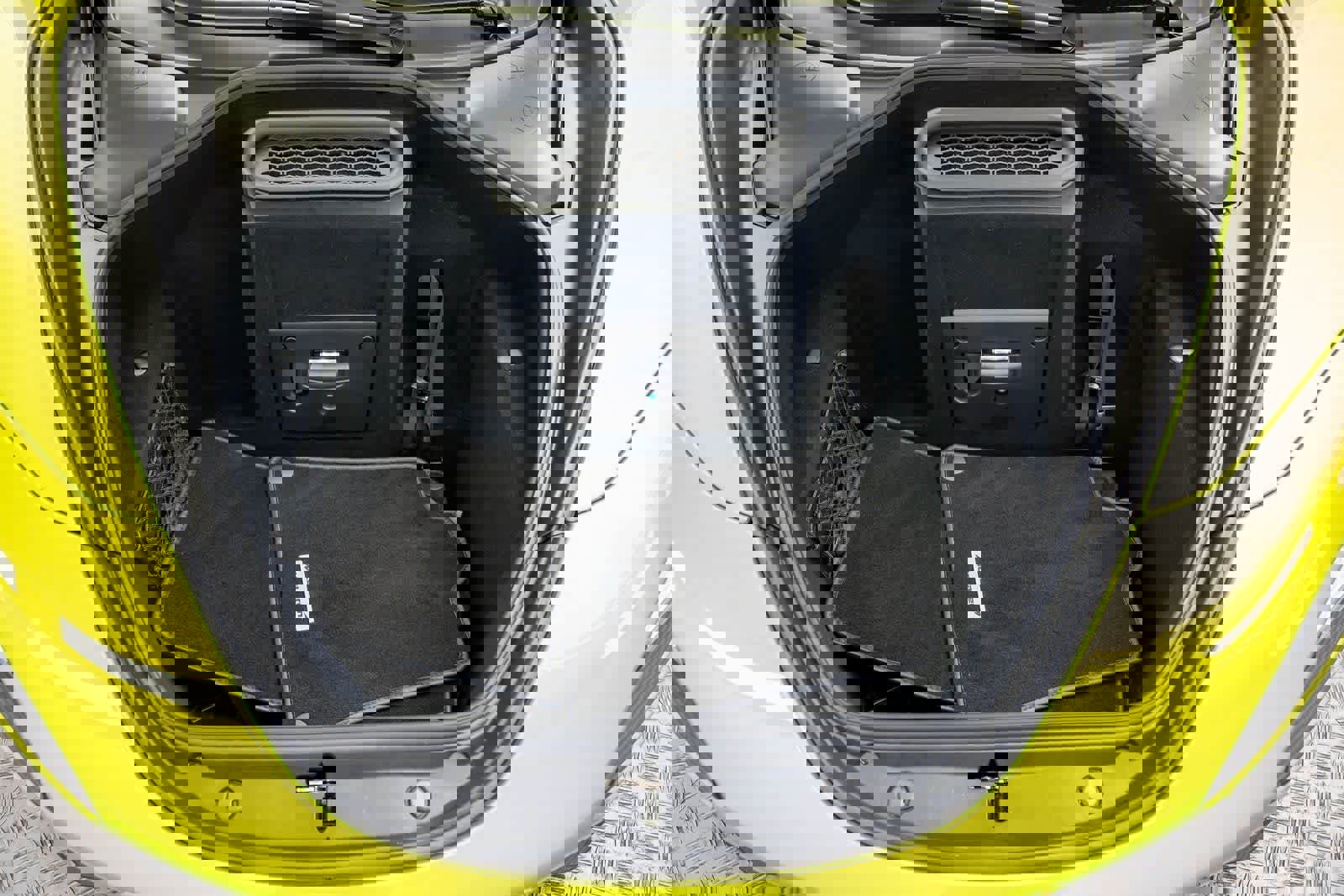 Used 2023 McLaren 720S Performance photo 18