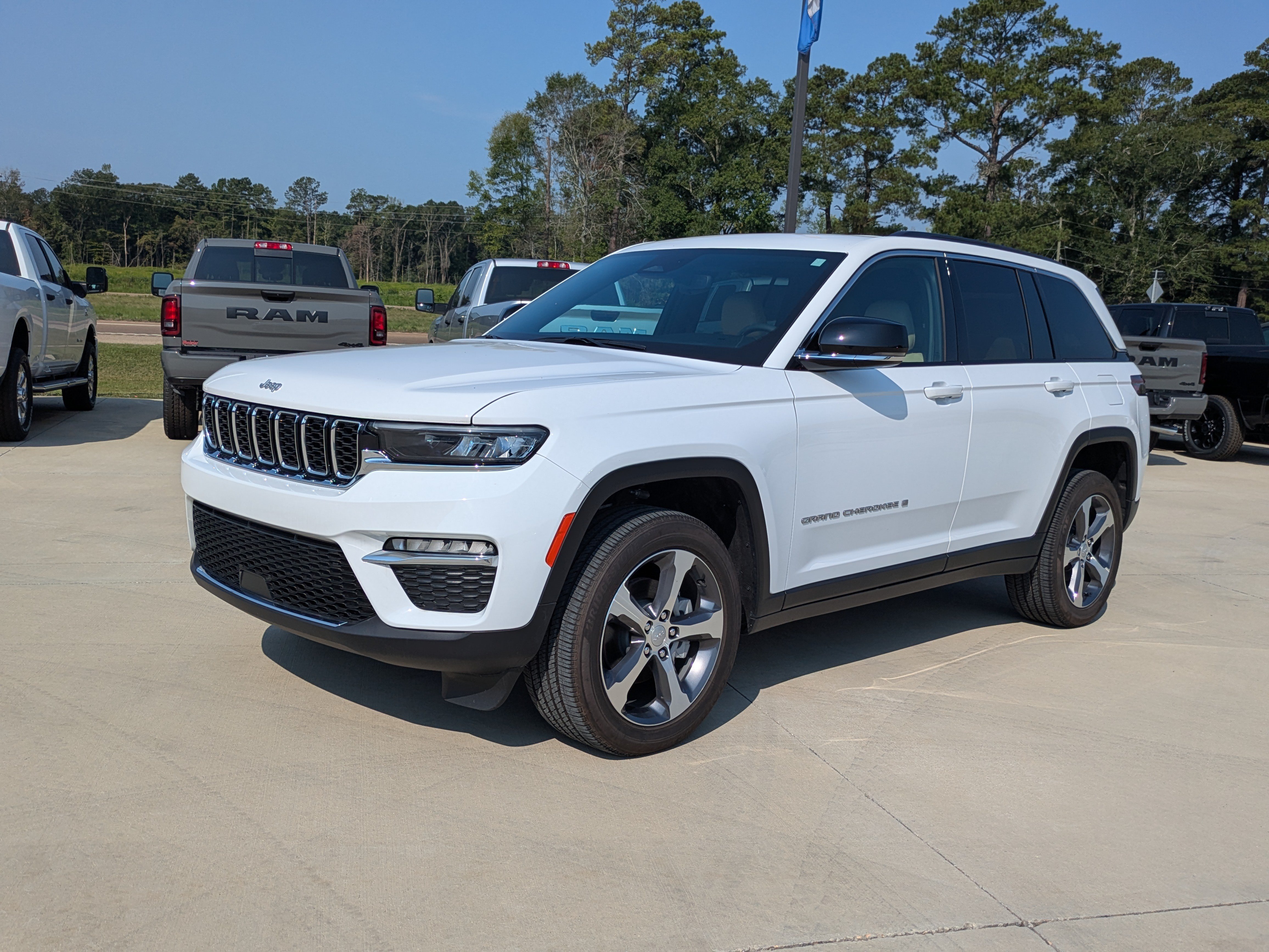 Used 2024 Jeep Grand Cherokee Limited