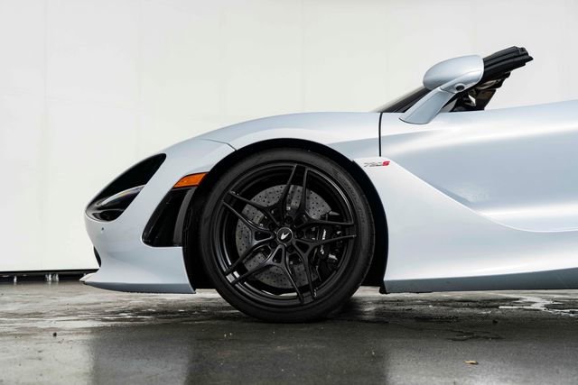Used 2020 McLaren 720S Luxury photo 15