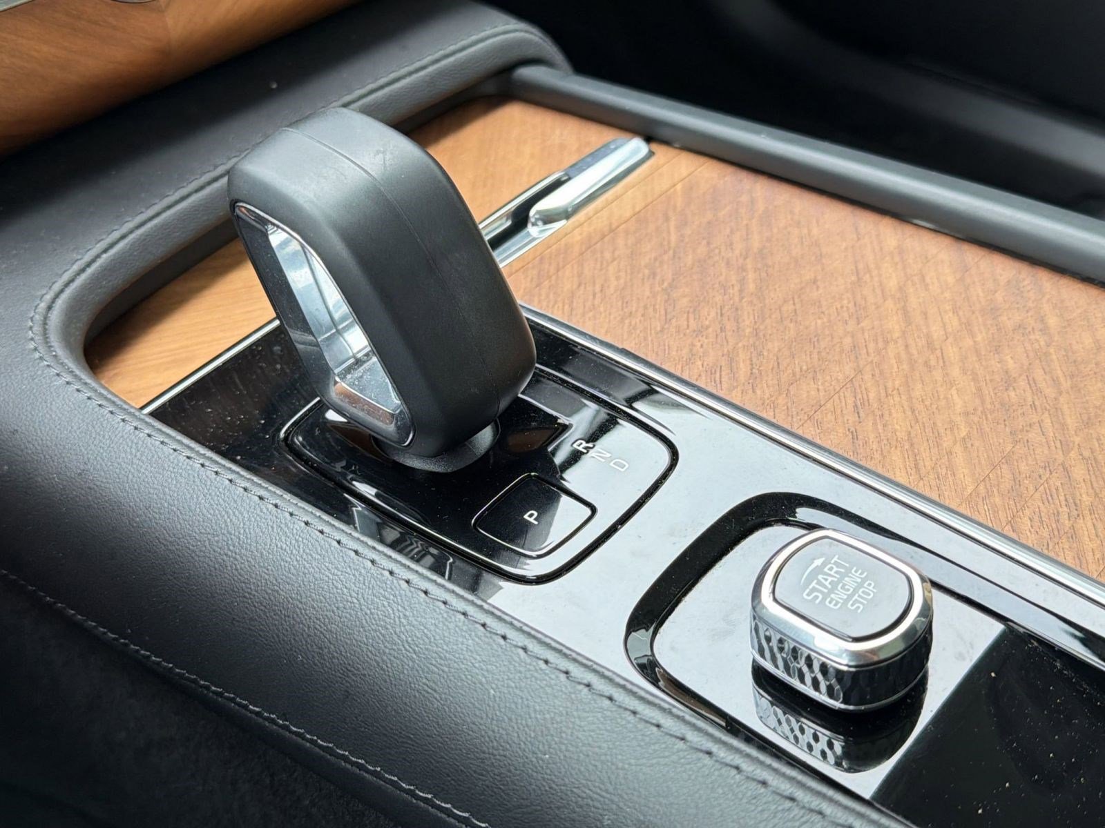 2023 Volvo Xc90 B6 Plus