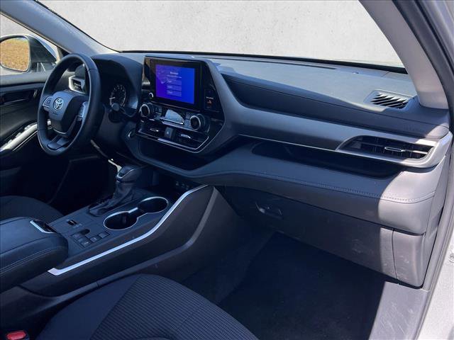 2025 Toyota Highlander LE