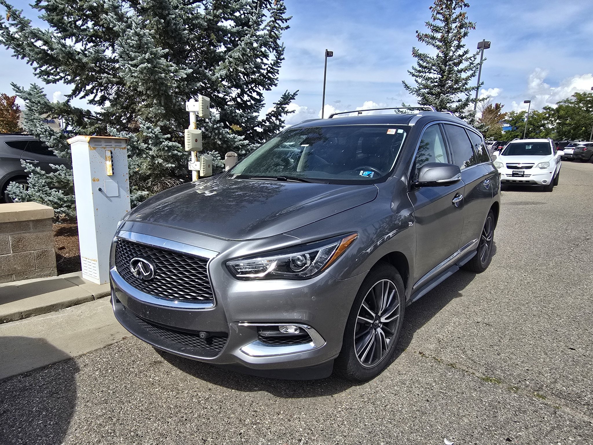 Used 2019 INFINITI QX60 Luxe w/ Sensory Package