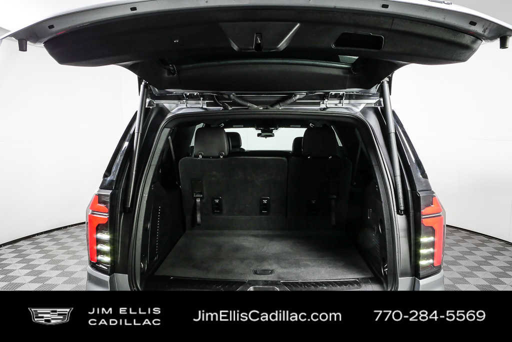 2025 Chevrolet Suburban LT