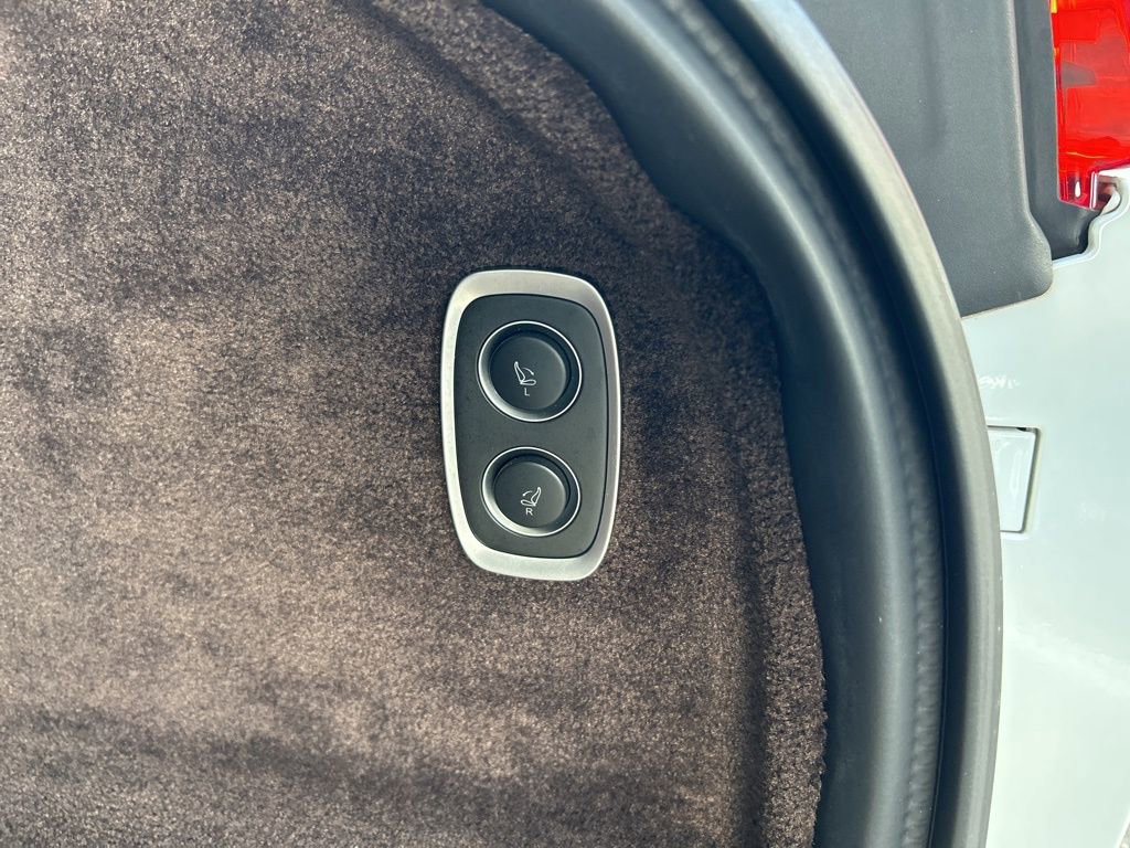 2021 Aston Martin DBX