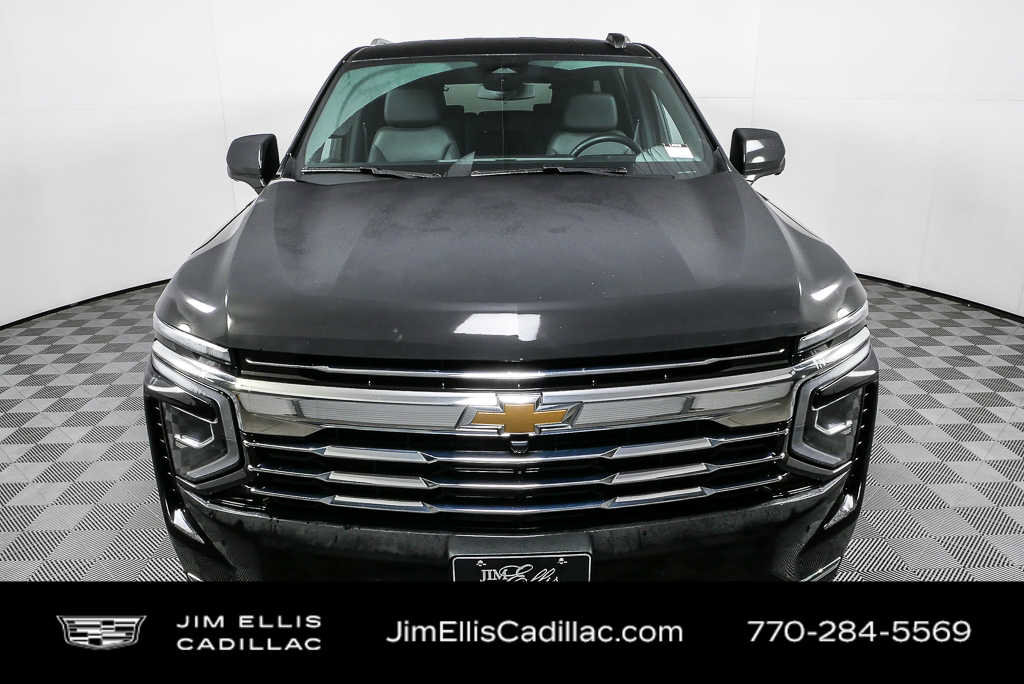 2025 Chevrolet Suburban LT