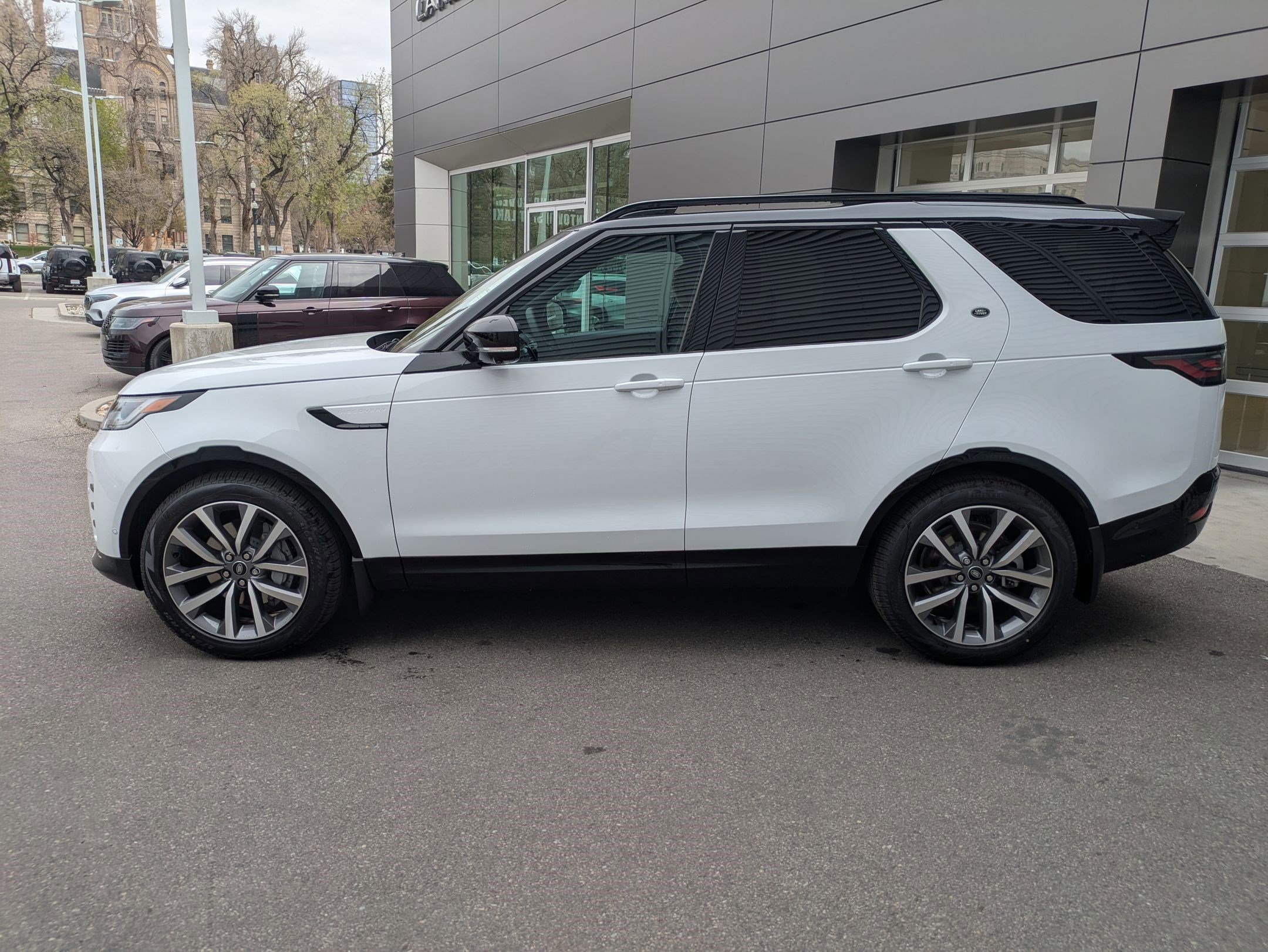 2026 Land Rover Discovery Dynamic SE