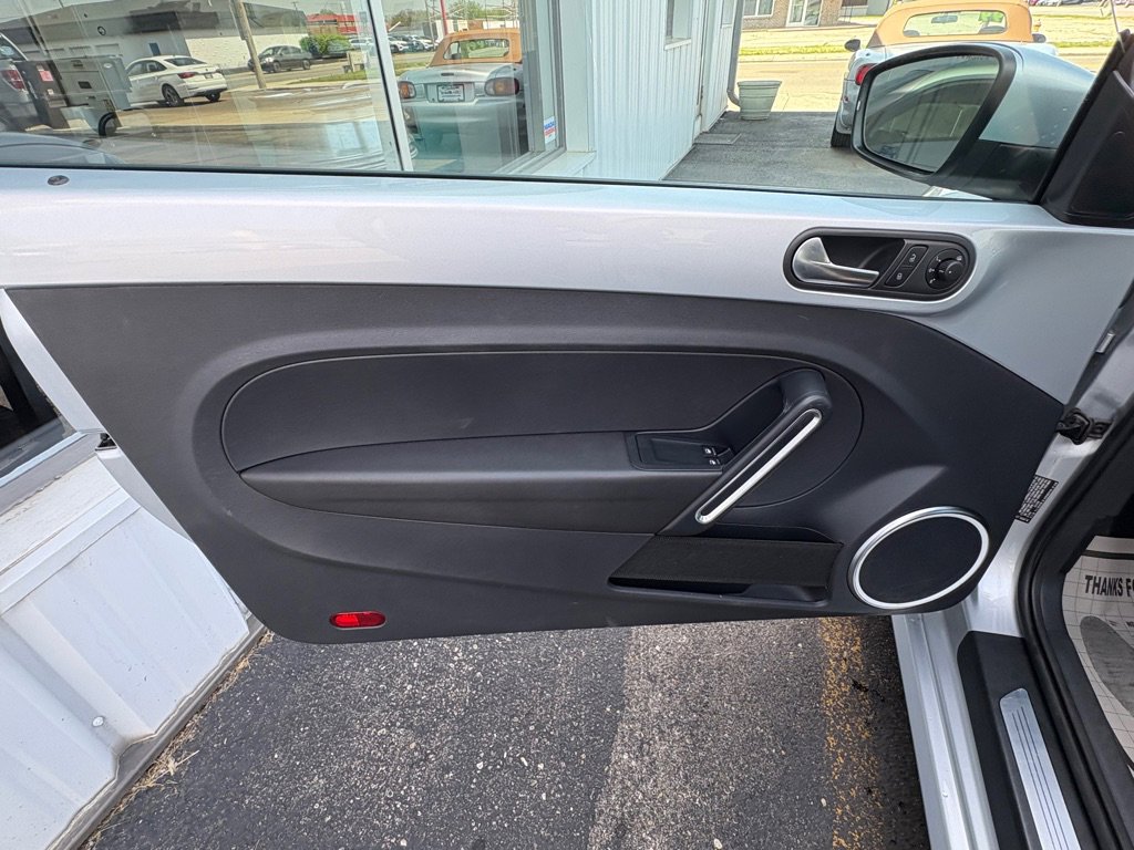 2012 Volkswagen Beetle 2.5