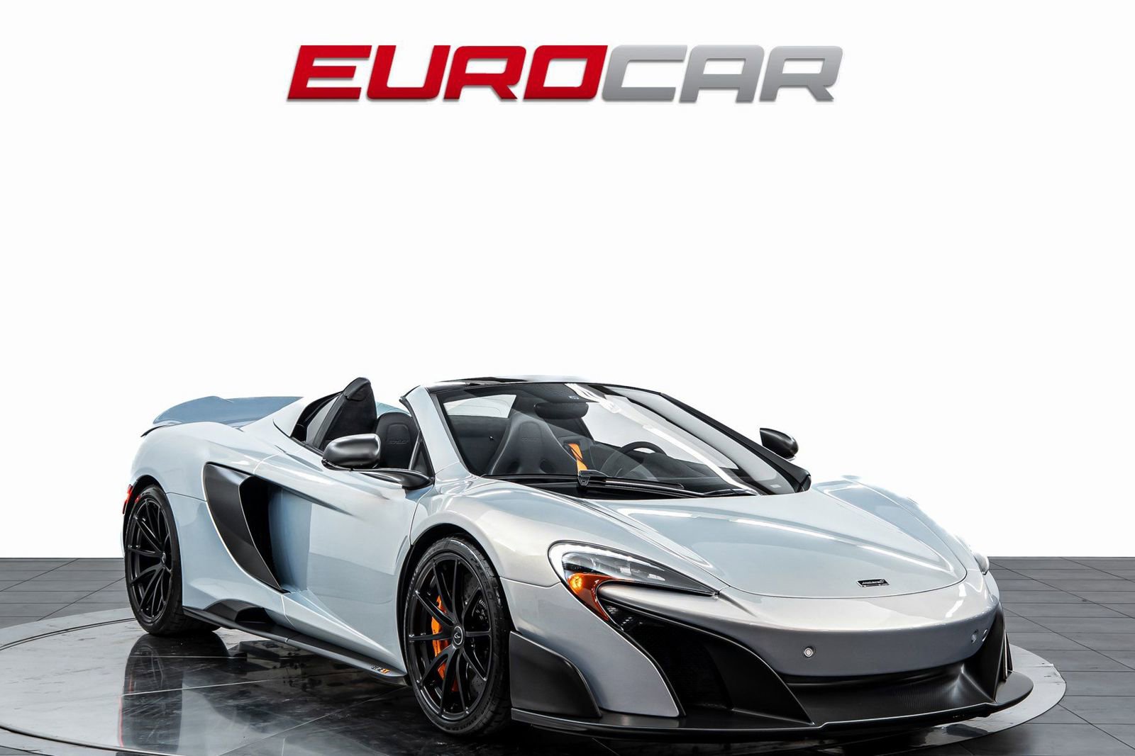 Used 2016 McLaren 675LT Spider photo 9