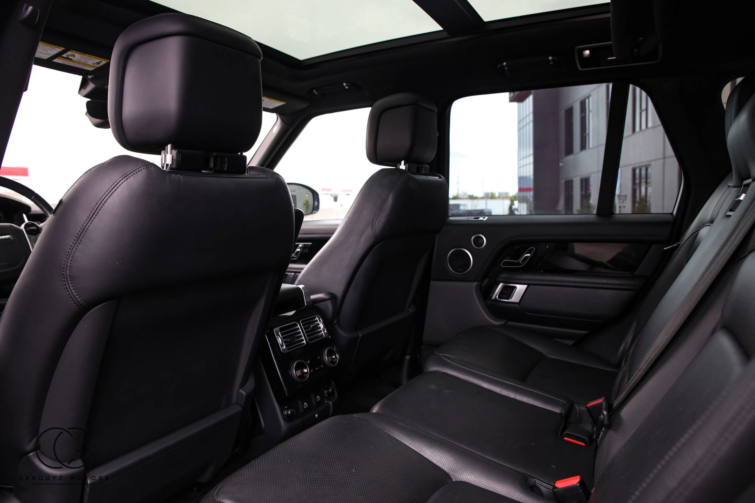 2022 Land Rover Range Rover P525 Westminster Edition