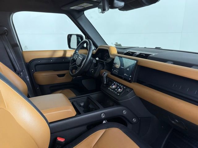 2024 Land Rover Defender 130 X-Dynamic SE
