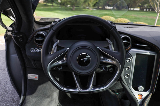 Used 2025 McLaren 750S photo 19