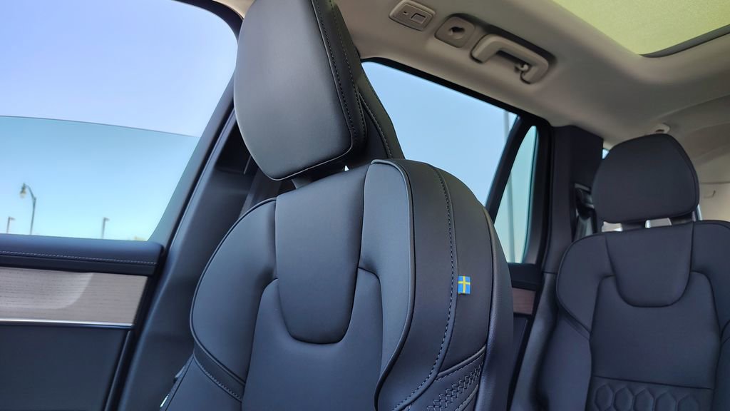 2026 Volvo Xc90 B6 Plus