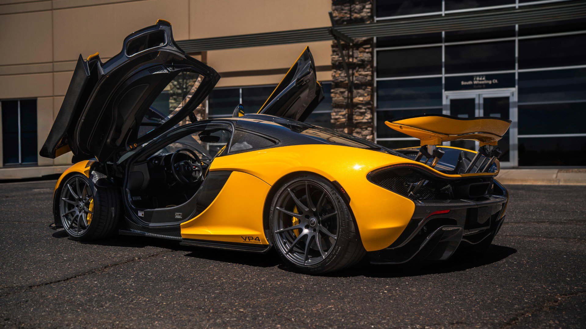 Used 2013 McLaren P1 photo 14