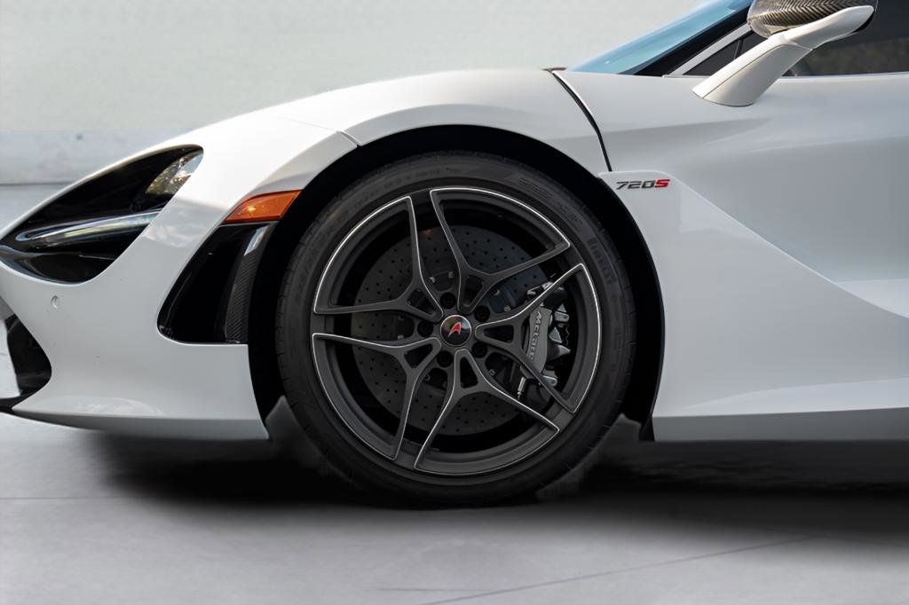 Used 2018 McLaren 720S photo 17