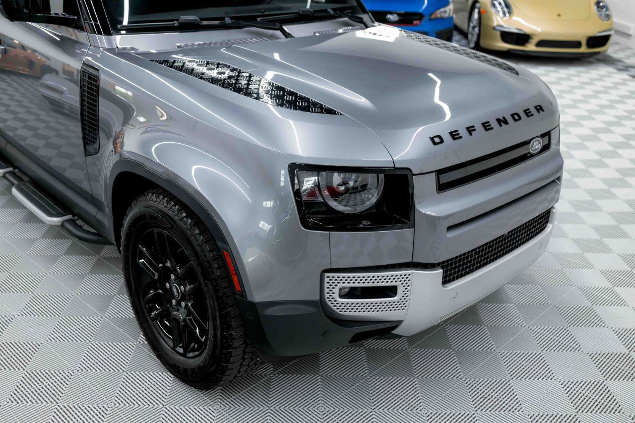 2023 Land Rover Defender 130 SE