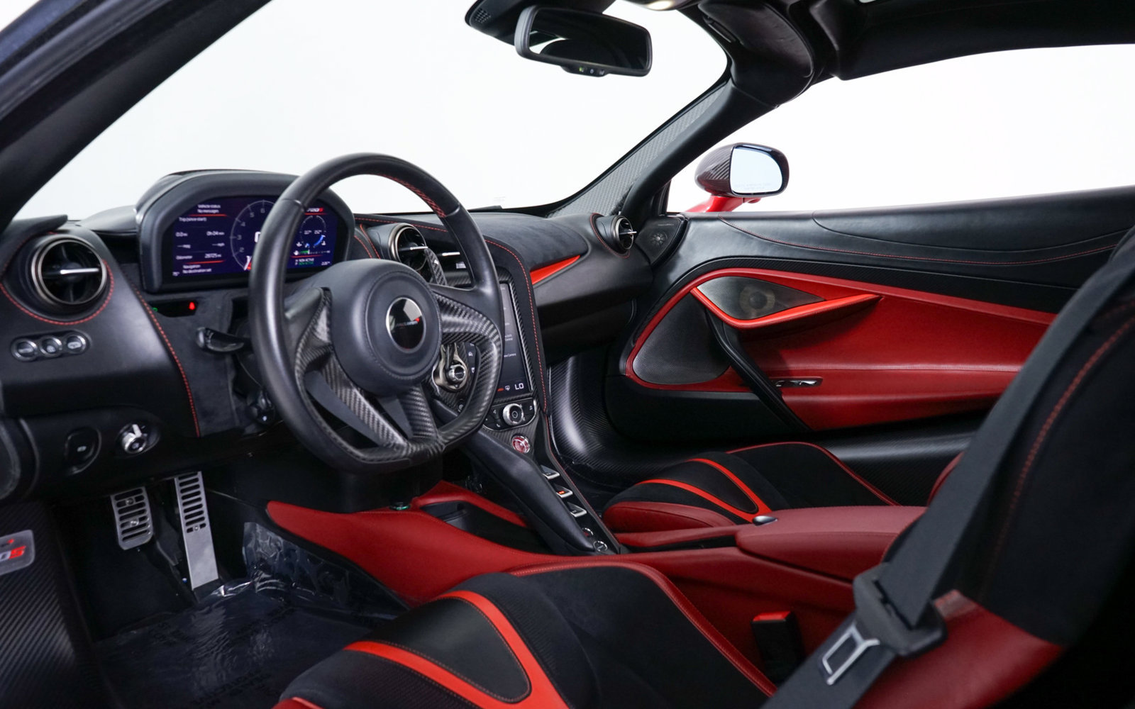 Used 2018 McLaren 720S photo 23