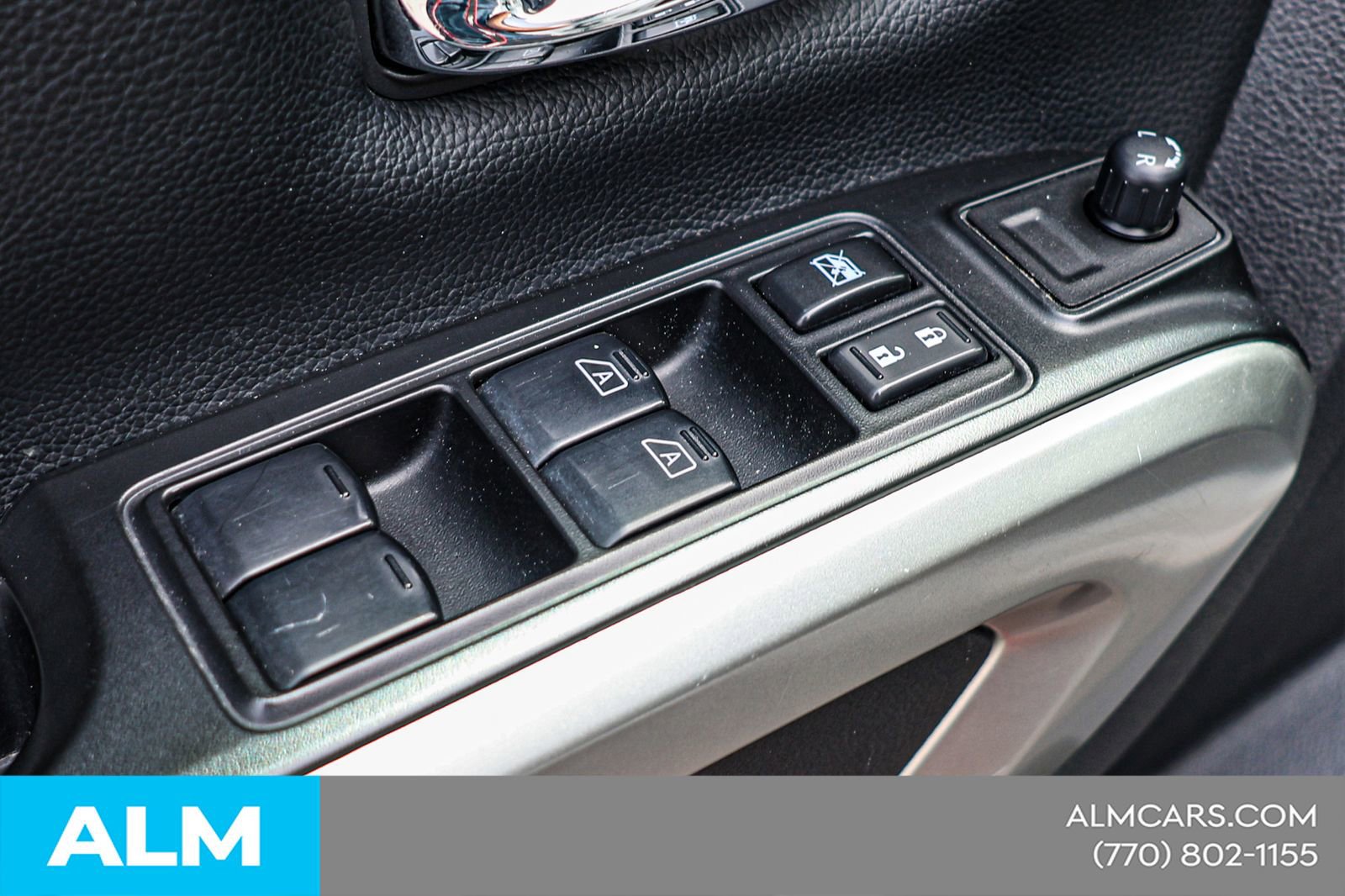 2023 Nissan Titan SV