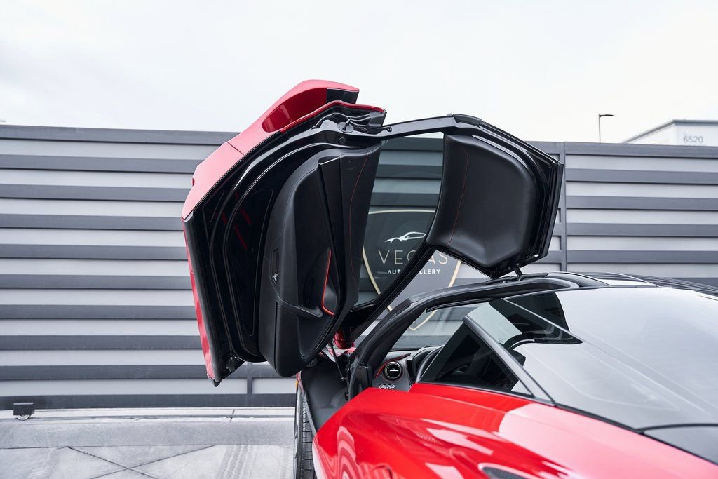 Used 2021 McLaren 720S Performance photo 36