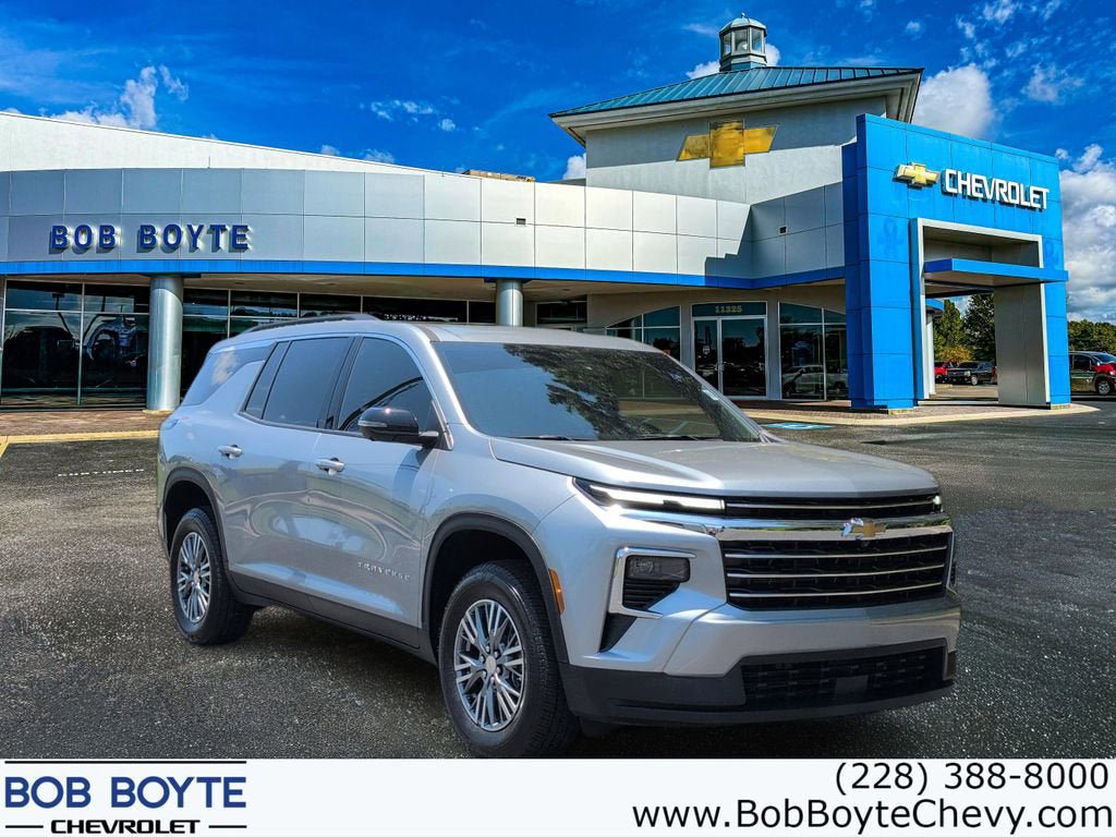 Used 2024 Chevrolet Traverse LT