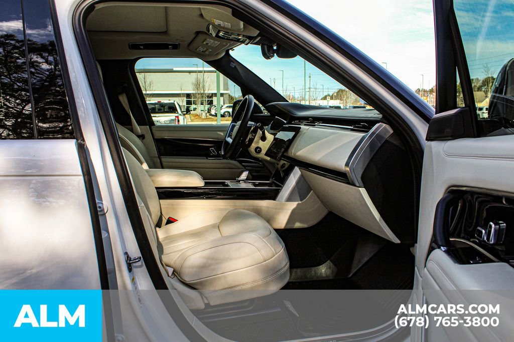 2025 Land Rover Range Rover Long Wheelbase SE